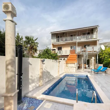 Jakov Apartment *