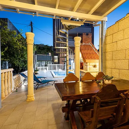Jakov Apartment