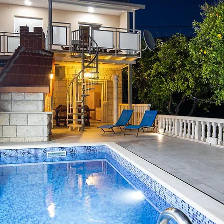 Apartment Jakov Podstrana
